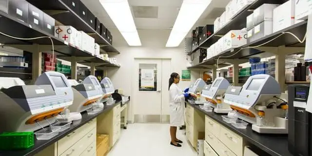 diagnostic-lab-interior-1.jpg